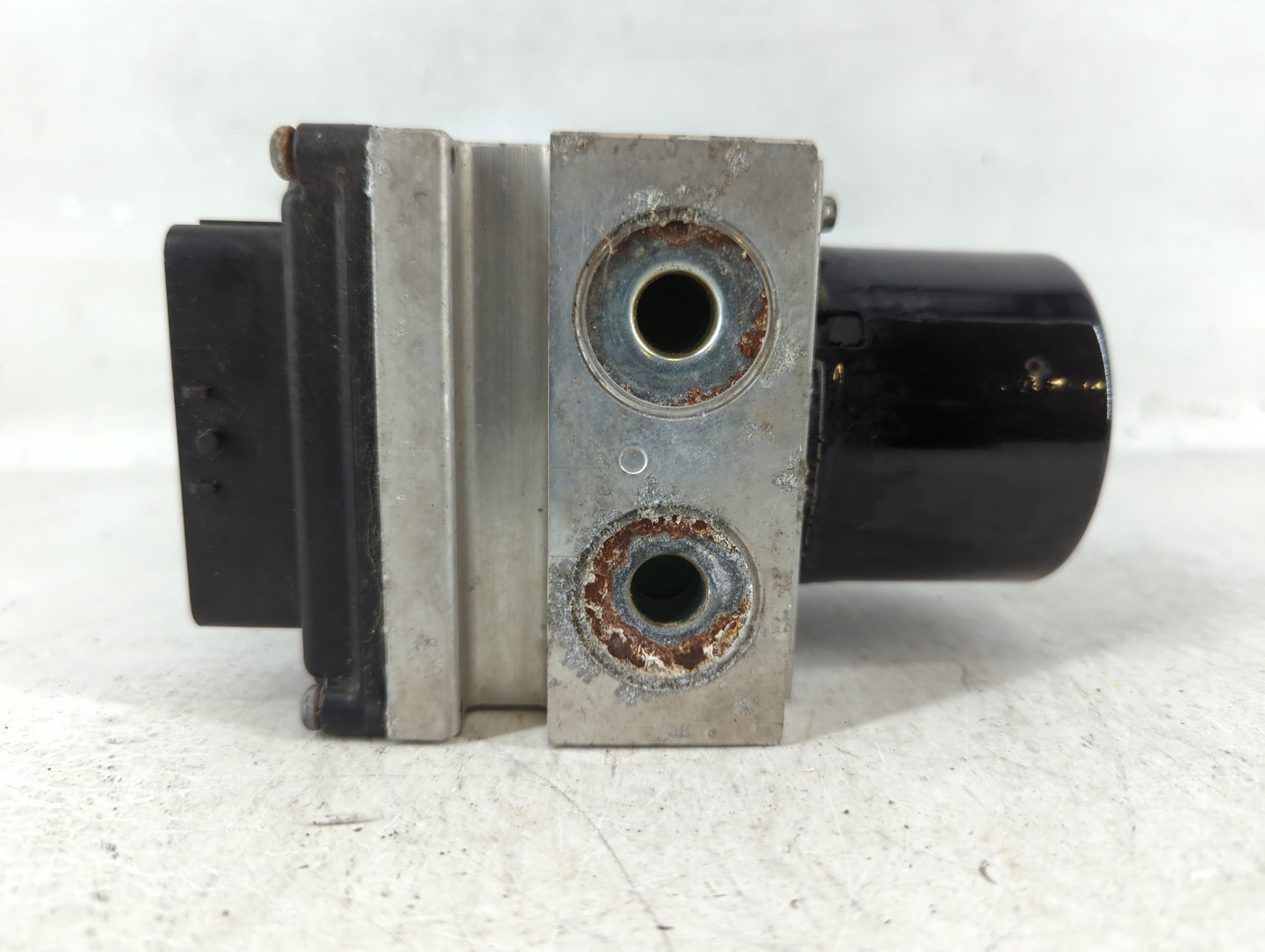 2012 Chevrolet Malibu ABS Pump Control Module Replacement Fits OEM Used Auto Parts - Oemusedautoparts1.com