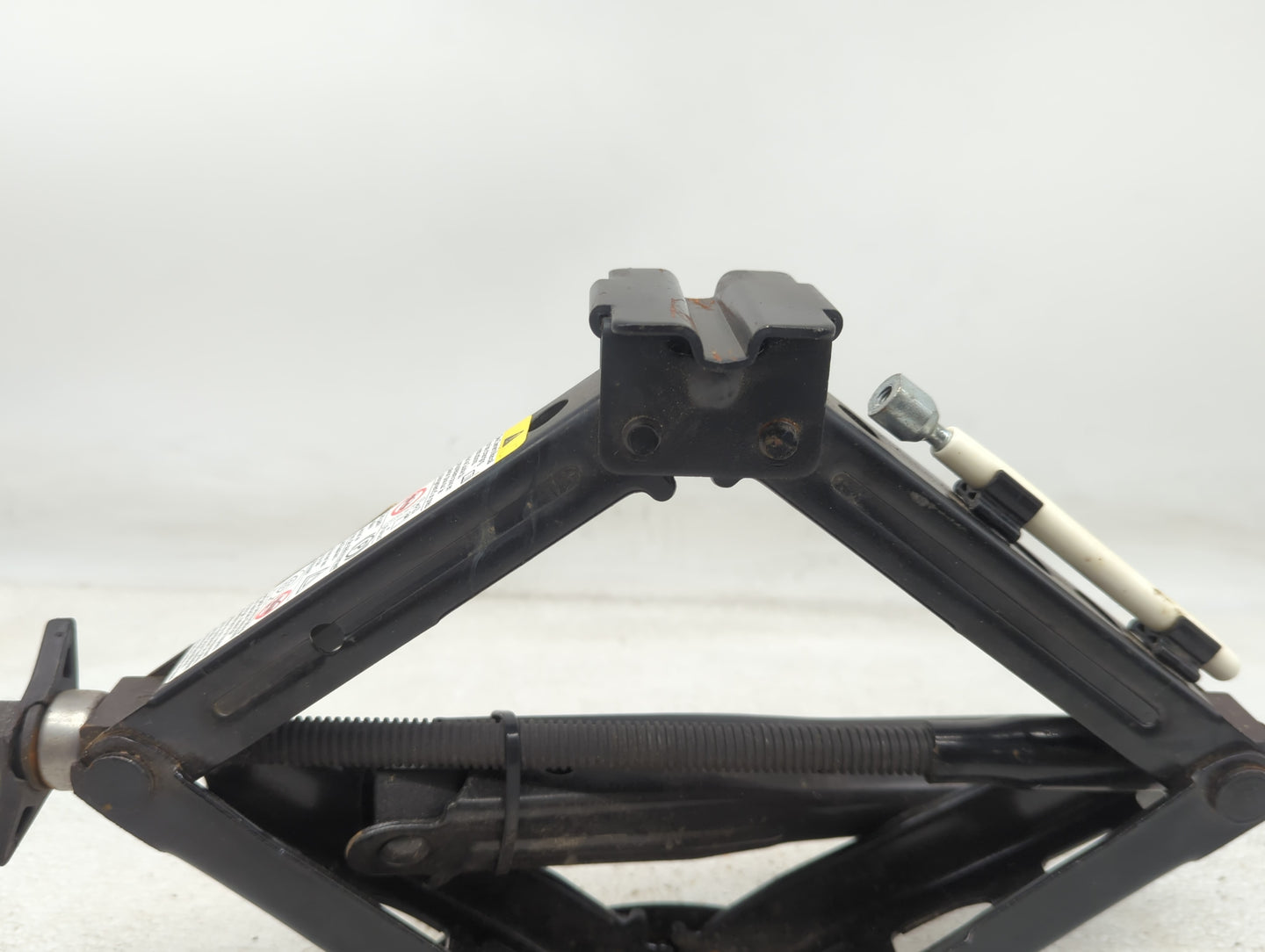 2012 Chevrolet Malibu Spare Scissor Car Jack - Oemusedautoparts1.com
