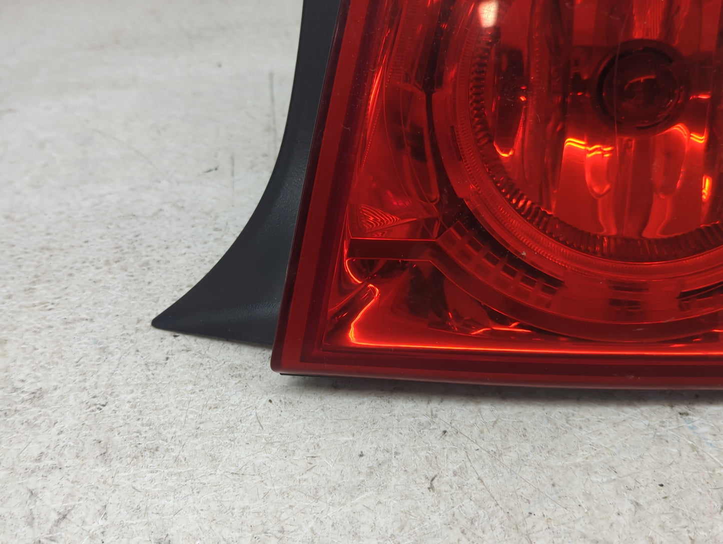 2008-2012 Chevrolet Malibu Tail Light Assembly Passenger Right OEM Fits Fits 2008 2009 2010 2011 2012 OEM Used Auto Parts - 