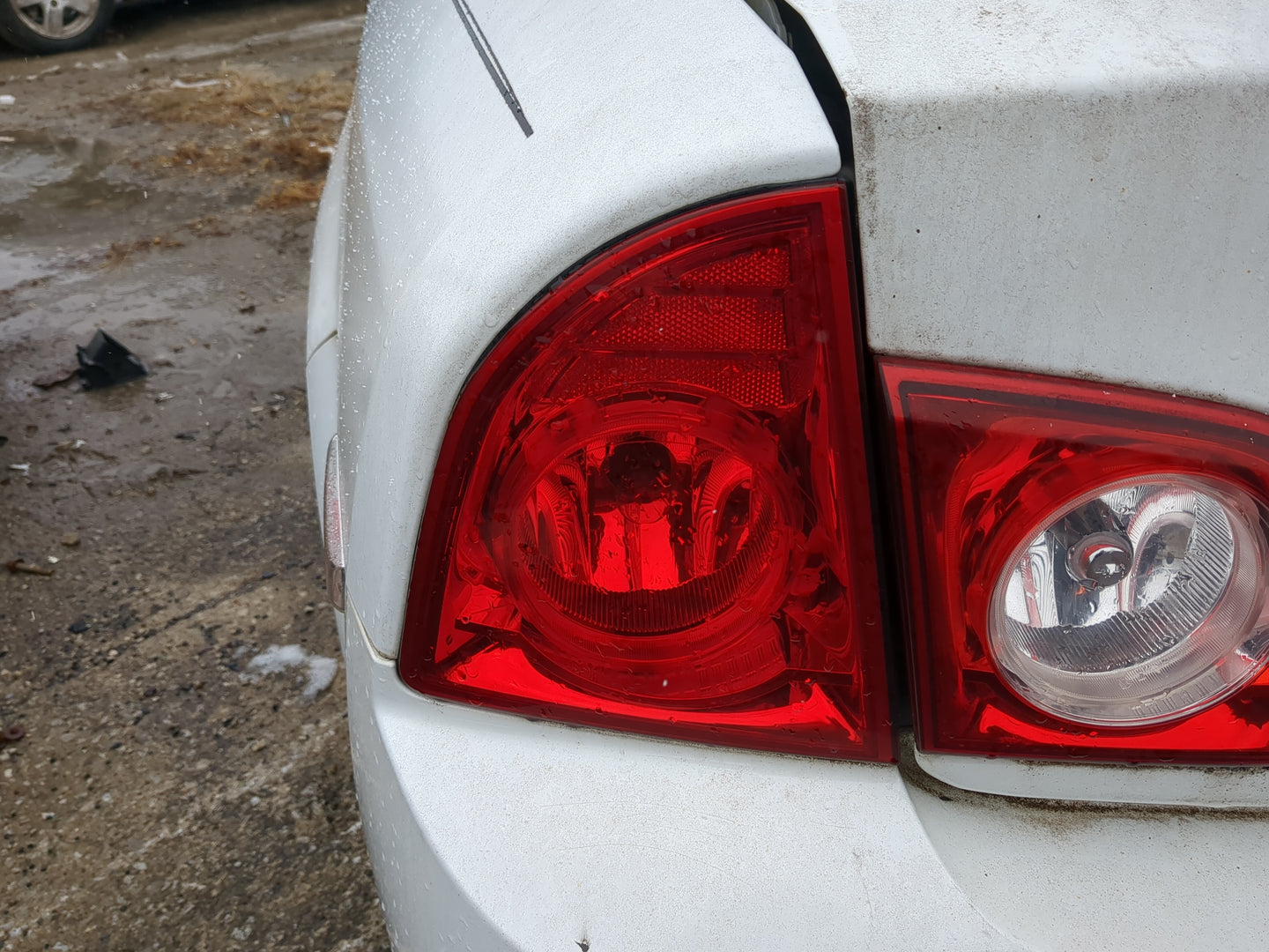 2008-2012 Chevrolet Malibu Tail Light Assembly Driver Left OEM Fits Fits 2008 2009 2010 2011 2012 OEM Used Auto Parts - Oemu