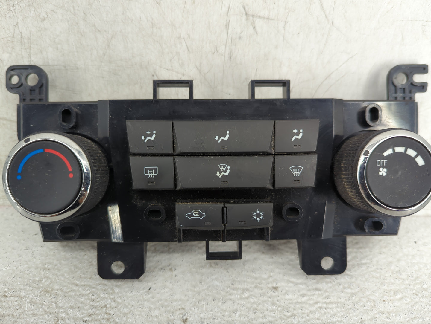 2012 Chevrolet Orlando Climate Control Module Temperature AC/Heater Replacement P/N:3870548 Fits OEM Used Auto Parts - Oemus