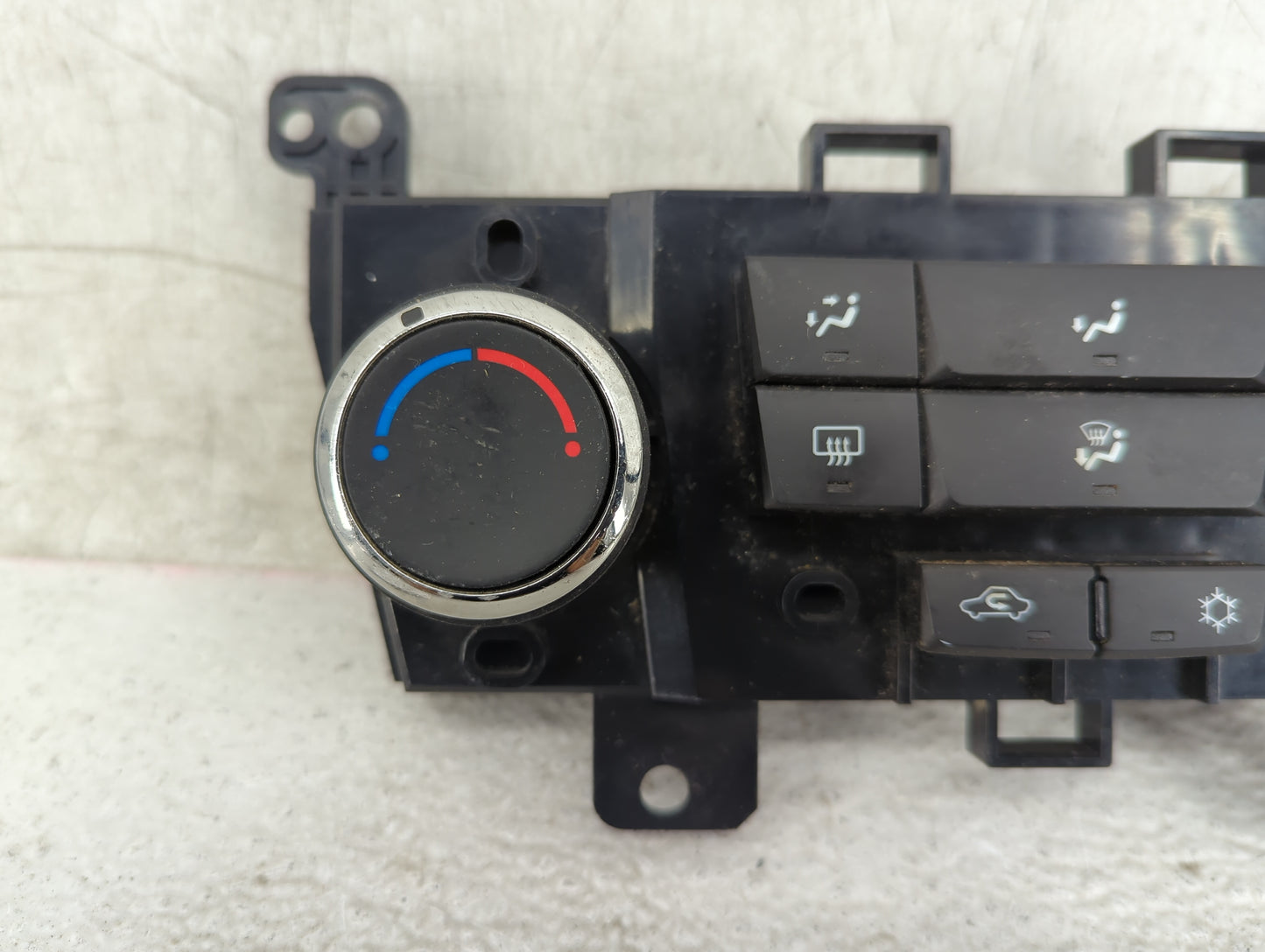 2012 Chevrolet Orlando Climate Control Module Temperature AC/Heater Replacement P/N:3870548 Fits OEM Used Auto Parts - Oemus