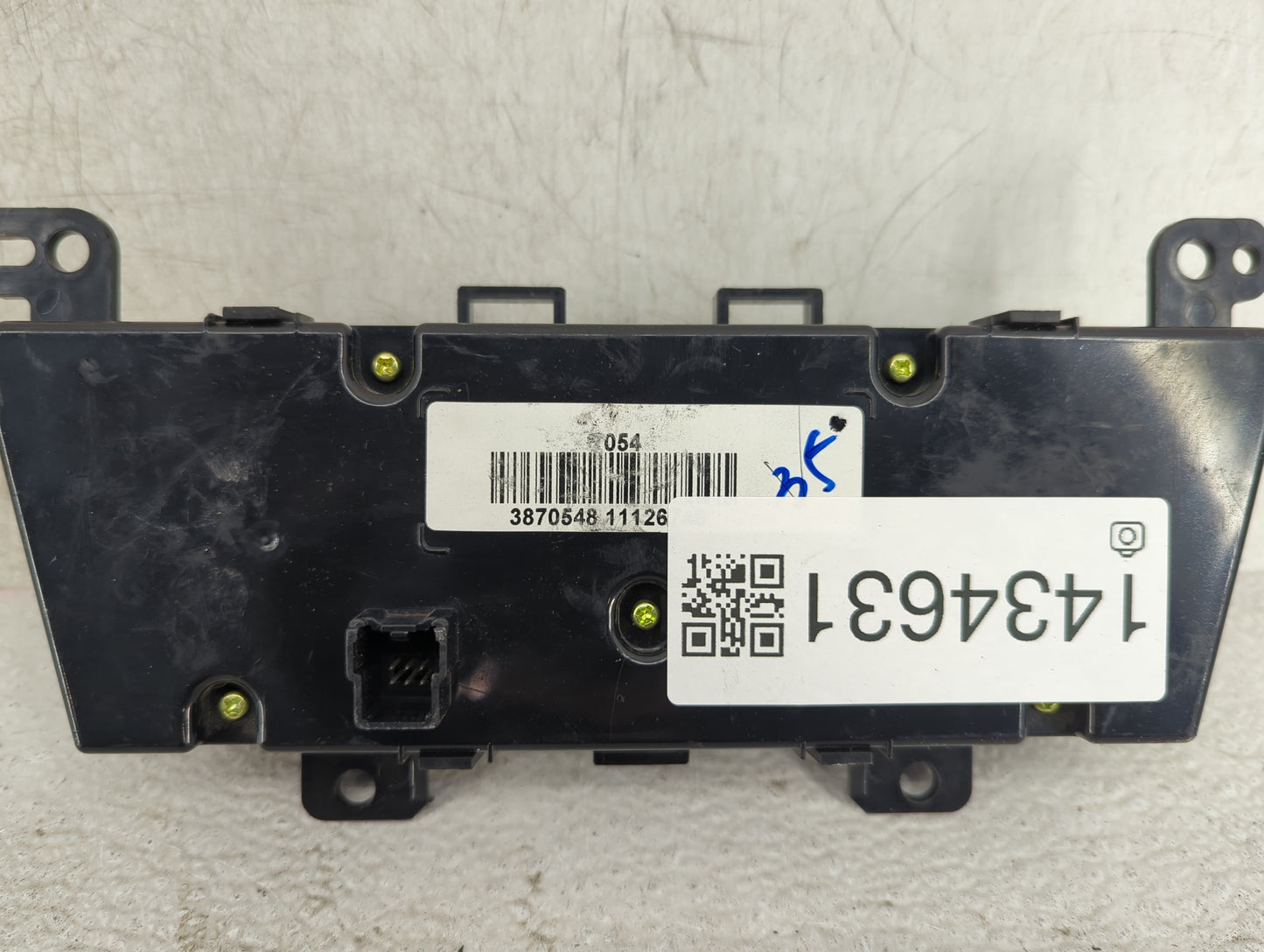 2012 Chevrolet Orlando Climate Control Module Temperature AC/Heater Replacement P/N:3870548 Fits OEM Used Auto Parts - Oemus