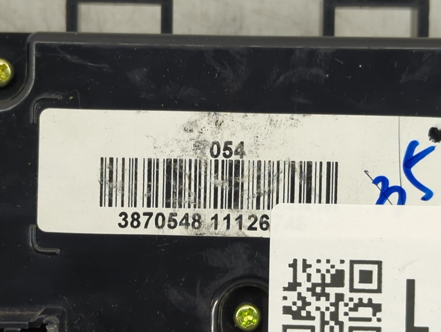2012 Chevrolet Orlando Climate Control Module Temperature AC/Heater Replacement P/N:3870548 Fits OEM Used Auto Parts - Oemus