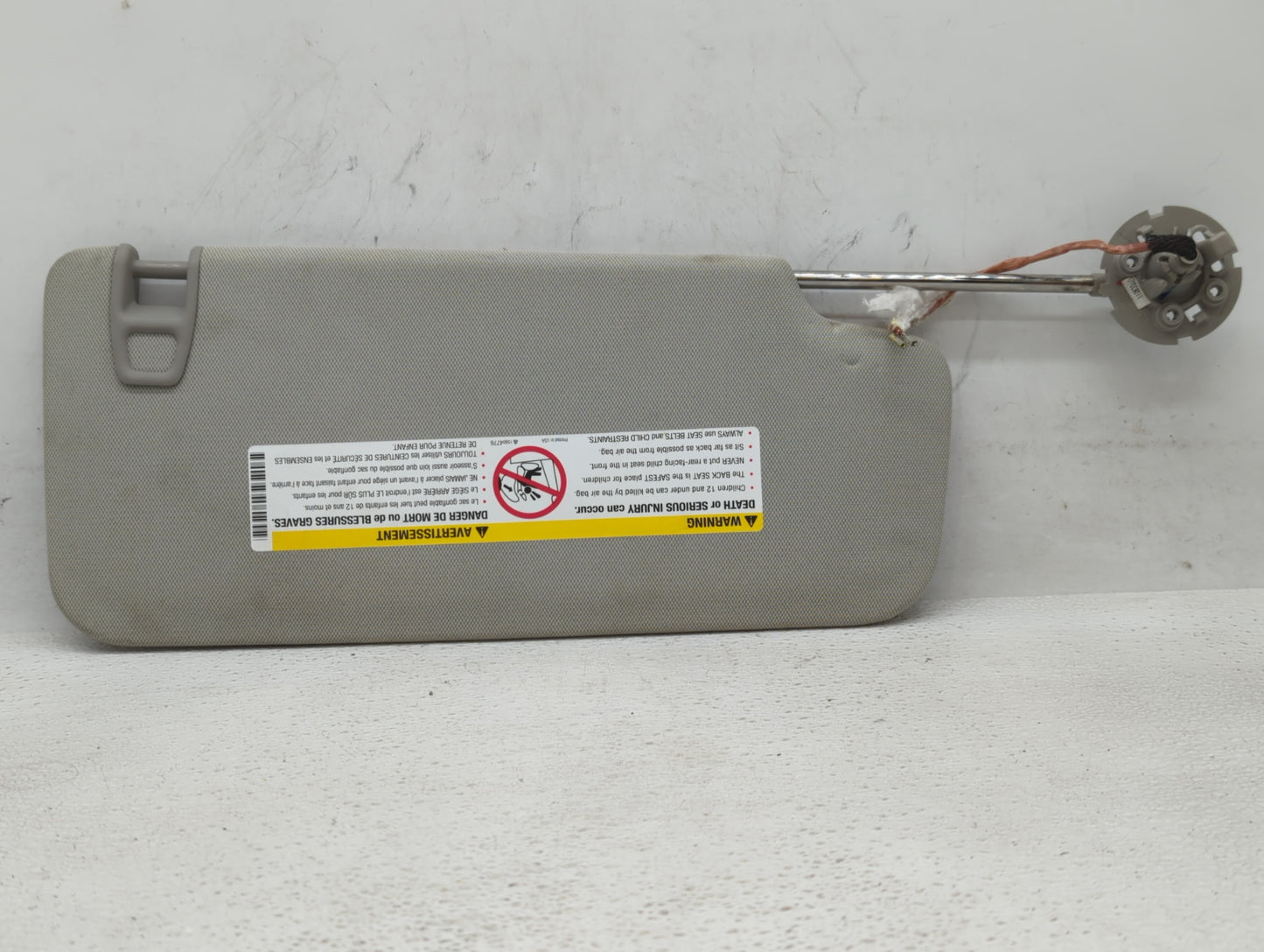 2012-2014 Chevrolet Orlando Sun Visor Shade Replacement Driver Left Mirror Fits Fits 2012 2013 2014 OEM Used Auto Parts - Oe