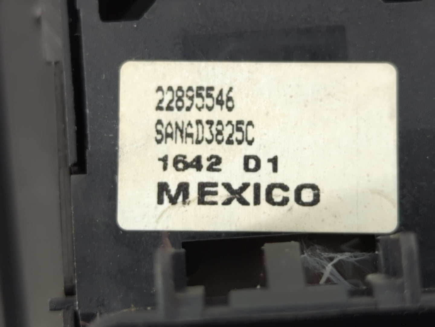 2012 Chevrolet Silverado Passenger Right Power Window Switch 22895546 - Oemusedautoparts1.com