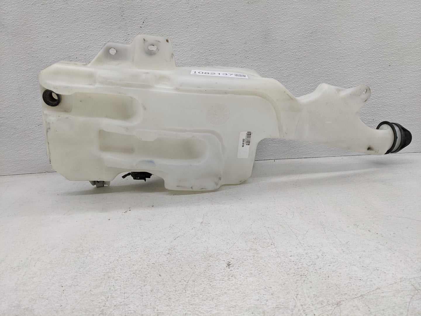 2007 Silverado 1500 Windshield Washer Fluid Reservoir Bottle Oem - Oemusedautoparts1.com