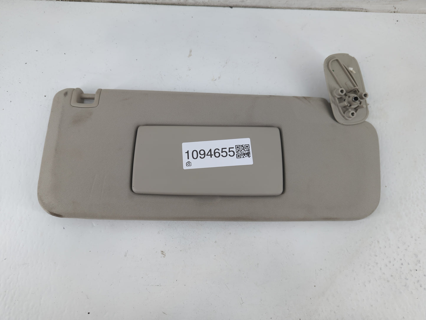 2007-2013 Chevrolet Silverado 1500 Sun Visor Shade Replacement Passenger Right Mirror Fits OEM Used Auto Parts - Oemusedauto