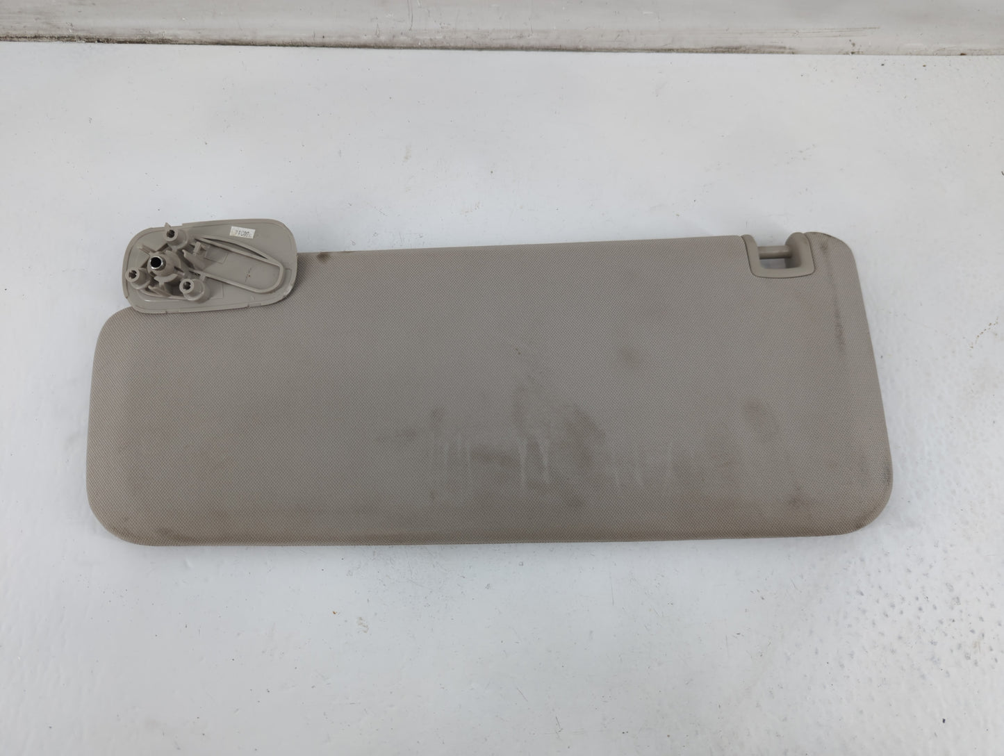 2007-2013 Chevrolet Silverado 1500 Sun Visor Shade Replacement Driver Left Mirror Fits OEM Used Auto Parts - Oemusedautopart