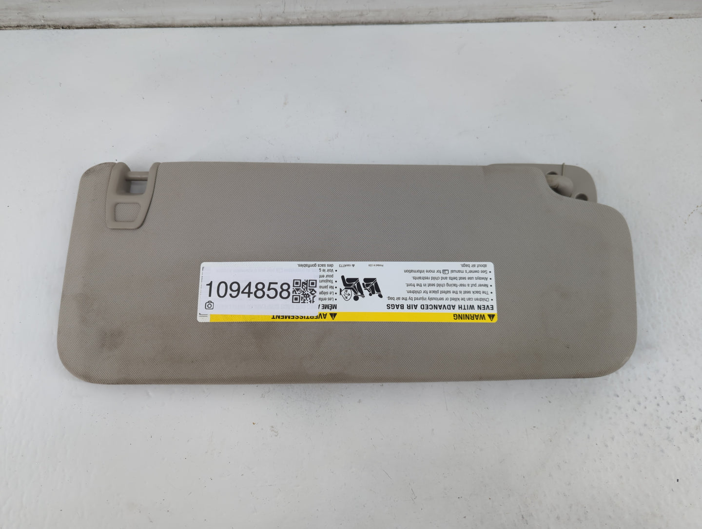 2007-2013 Chevrolet Silverado 1500 Sun Visor Shade Replacement Driver Left Mirror Fits OEM Used Auto Parts - Oemusedautopart