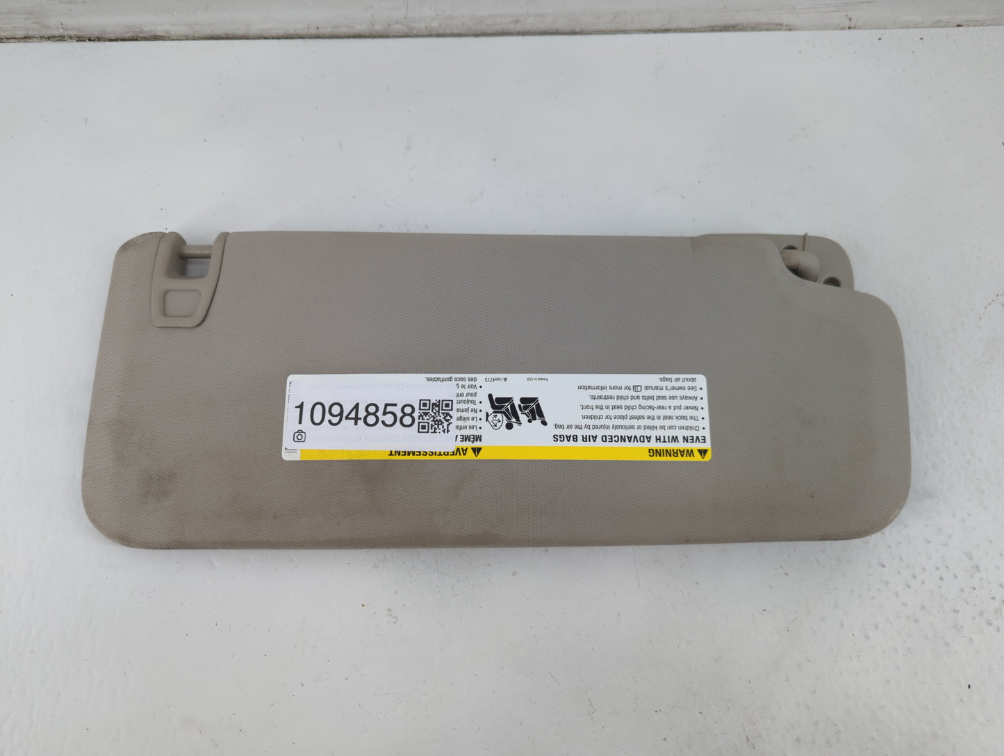 2007-2013 Chevrolet Silverado 1500 Sun Visor Shade Replacement Driver Left Mirror Fits OEM Used Auto Parts - Oemusedautopart