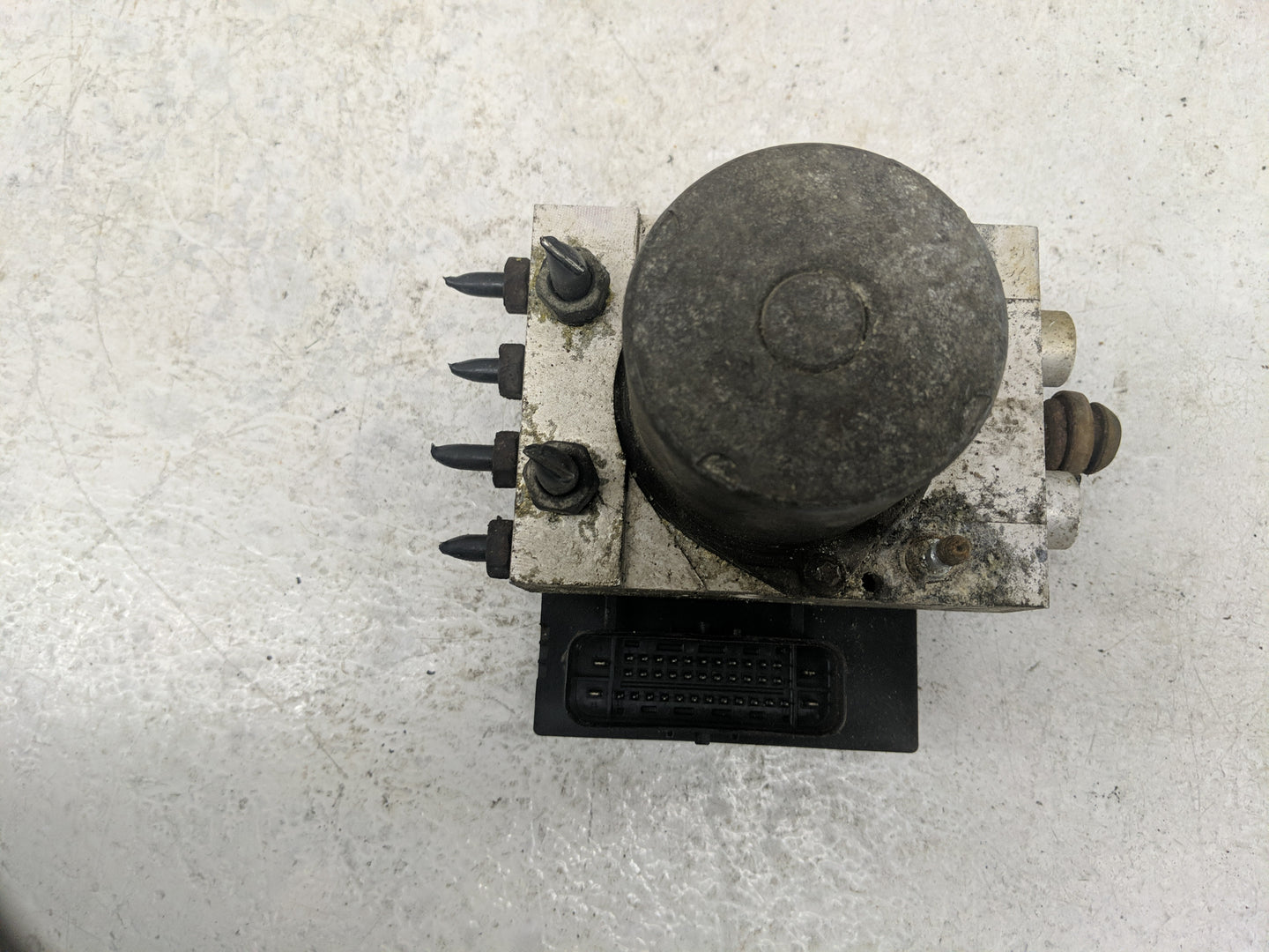 2009-2013 Chevrolet Silverado 1500 ABS Pump Control Module Replacement Fits Fits 2009 2010 2011 2012 2013 2014 OEM Used Auto