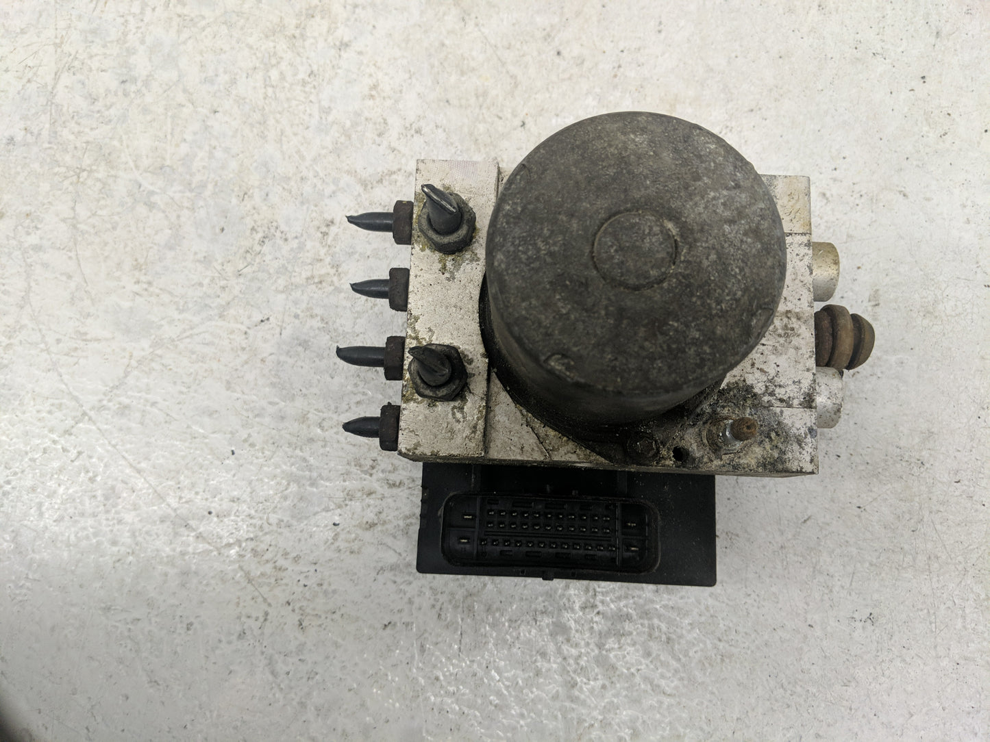 2009-2013 Chevrolet Silverado 1500 ABS Pump Control Module Replacement Fits Fits 2009 2010 2011 2012 2013 2014 OEM Used Auto