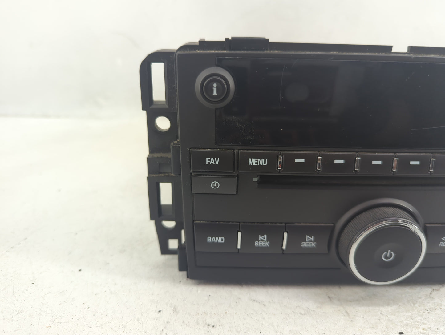 2010-2013 Chevrolet Silverado 1500 Radio AM FM Cd Player Receiver Replacement P/N:20934593 Fits OEM Used Auto Parts - Oemuse