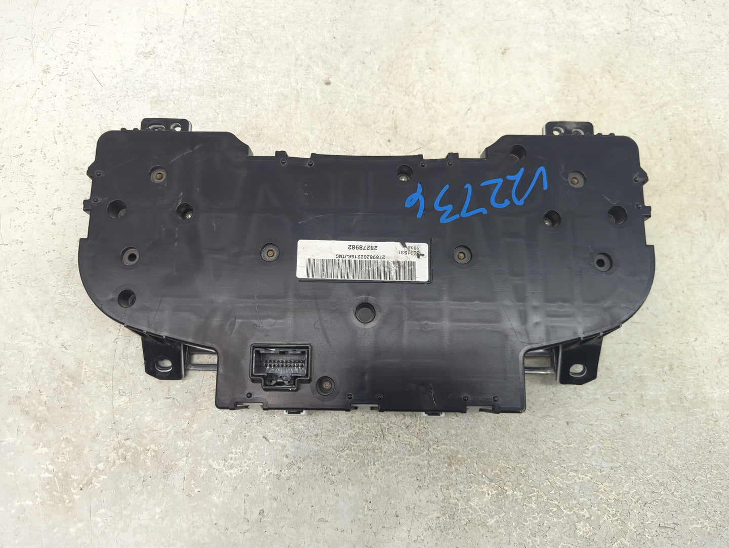 2011-2013 Chevrolet Silverado 1500 Instrument Cluster Speedometer Gauges P/N:20958759 Fits Fits 2011 2012 2013 OEM Used Auto