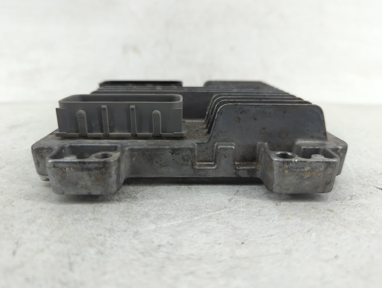 2010-2013 Chevrolet Silverado 1500 PCM Engine Control Computer ECU ECM PCU OEM P/N:12653852 Fits OEM Used Auto Parts - Oemus