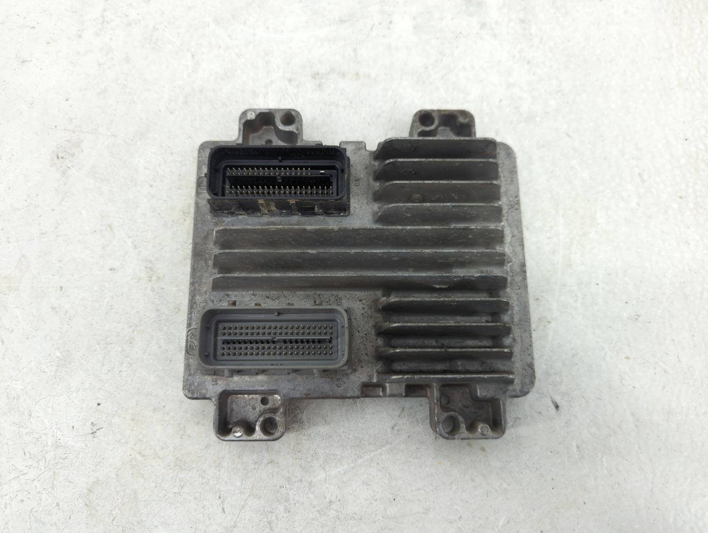 2010-2013 Chevrolet Silverado 1500 PCM Engine Control Computer ECU ECM PCU OEM P/N:12653852 Fits OEM Used Auto Parts - Oemus