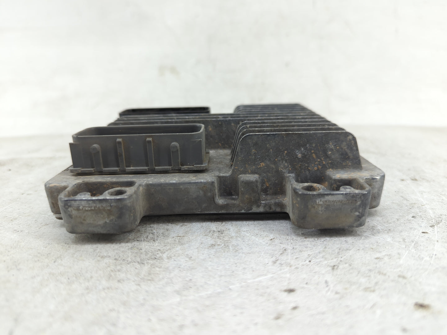 2010-2013 Chevrolet Silverado 1500 PCM Engine Control Computer ECU ECM PCU OEM P/N:12653852 Fits OEM Used Auto Parts - Oemus