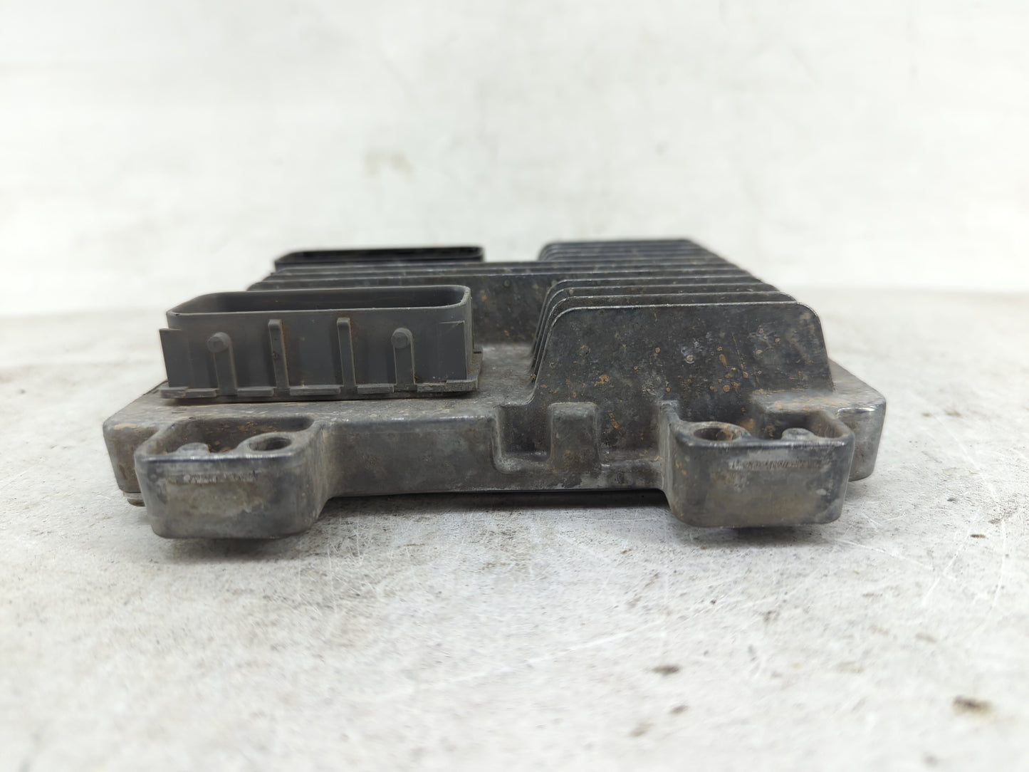 2010-2013 Chevrolet Silverado 1500 PCM Engine Control Computer ECU ECM PCU OEM P/N:12653852 Fits OEM Used Auto Parts - Oemus