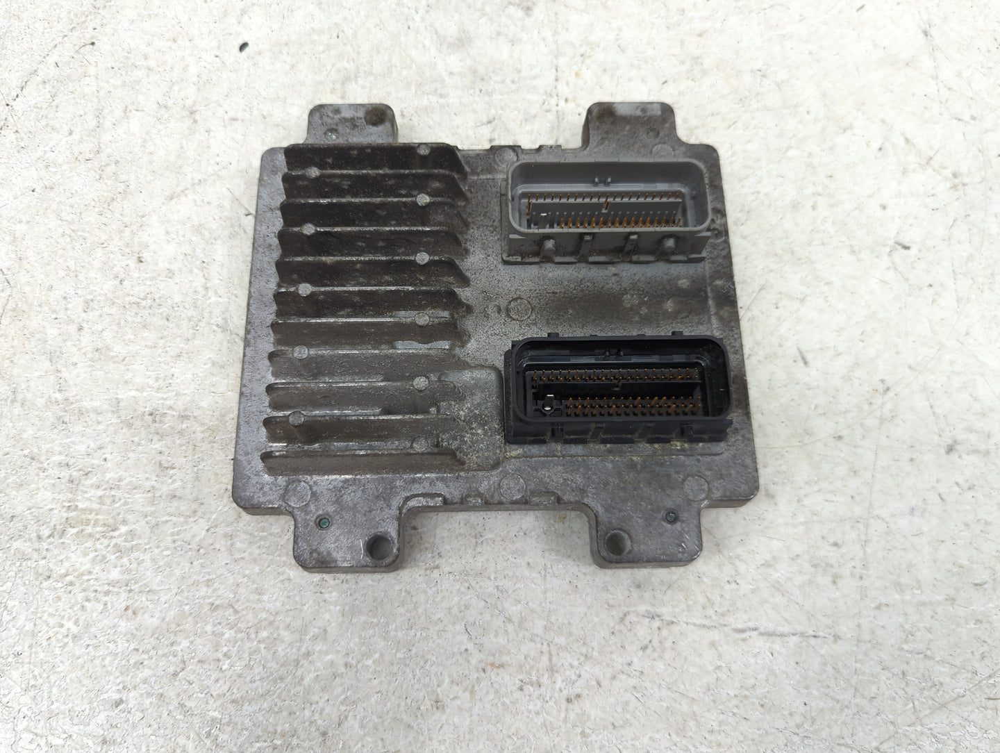 2010-2013 Chevrolet Silverado 1500 PCM Engine Control Computer ECU ECM PCU OEM P/N:12640970 Fits Fits 2010 2011 2012 2013 20