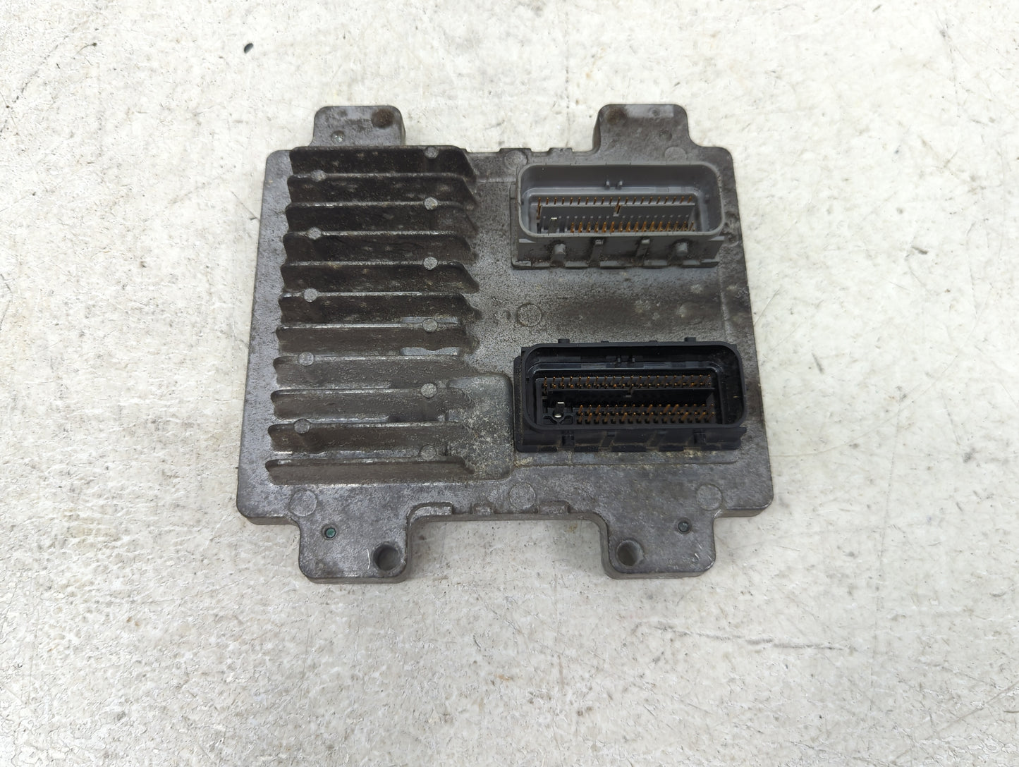 2010-2013 Chevrolet Silverado 1500 PCM Engine Control Computer ECU ECM PCU OEM P/N:12640970 Fits Fits 2010 2011 2012 2013 20