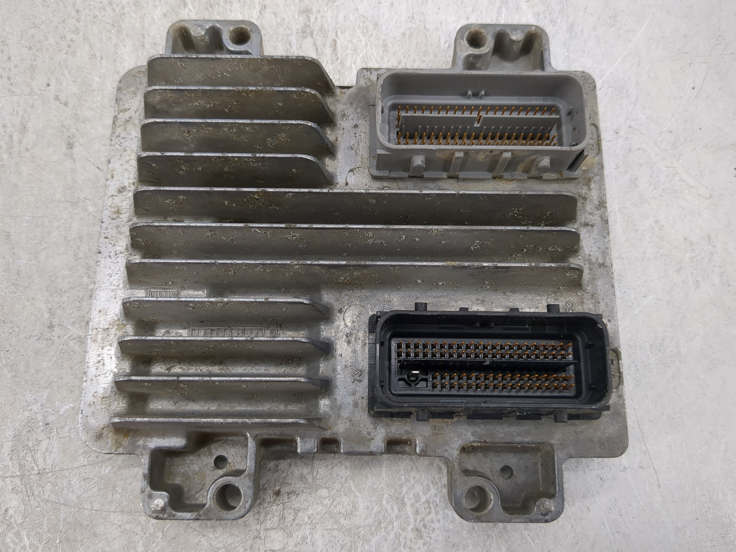 2010-2013 Chevrolet Silverado 1500 PCM Engine Control Computer ECU ECM PCU OEM P/N:12647990 12633238 Fits OEM Used Auto Part