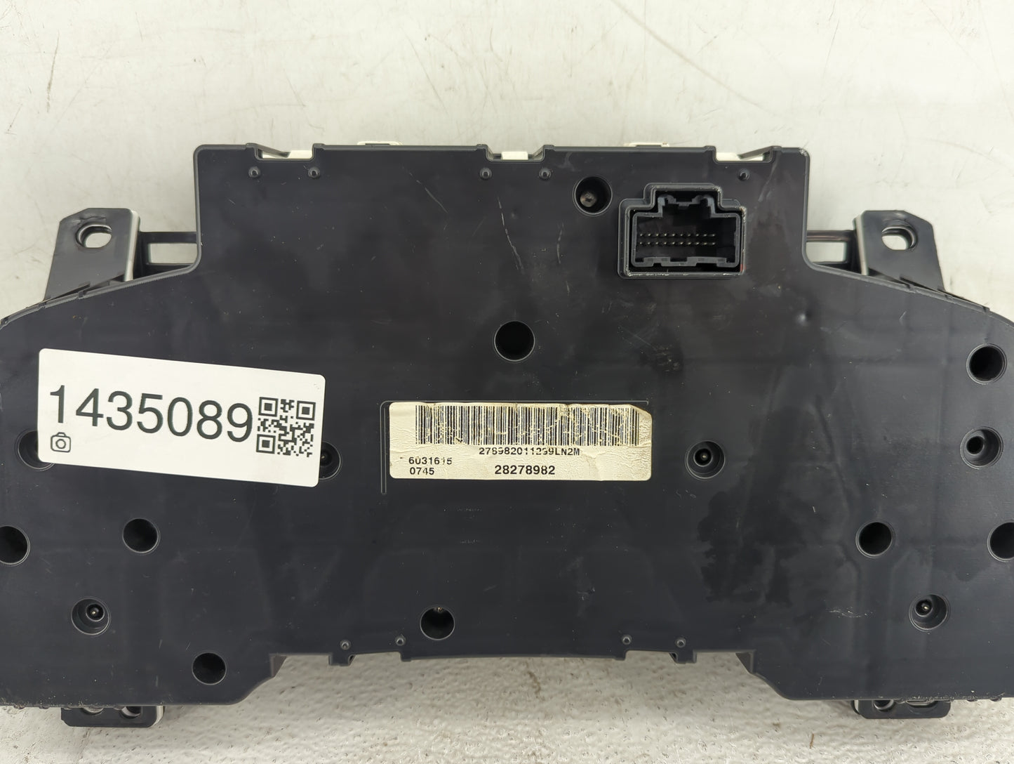 2012 Chevrolet Silverado 1500 Instrument Cluster Speedometer Gauges P/N:28278982 6031615 Fits OEM Used Auto Parts - Oemuseda