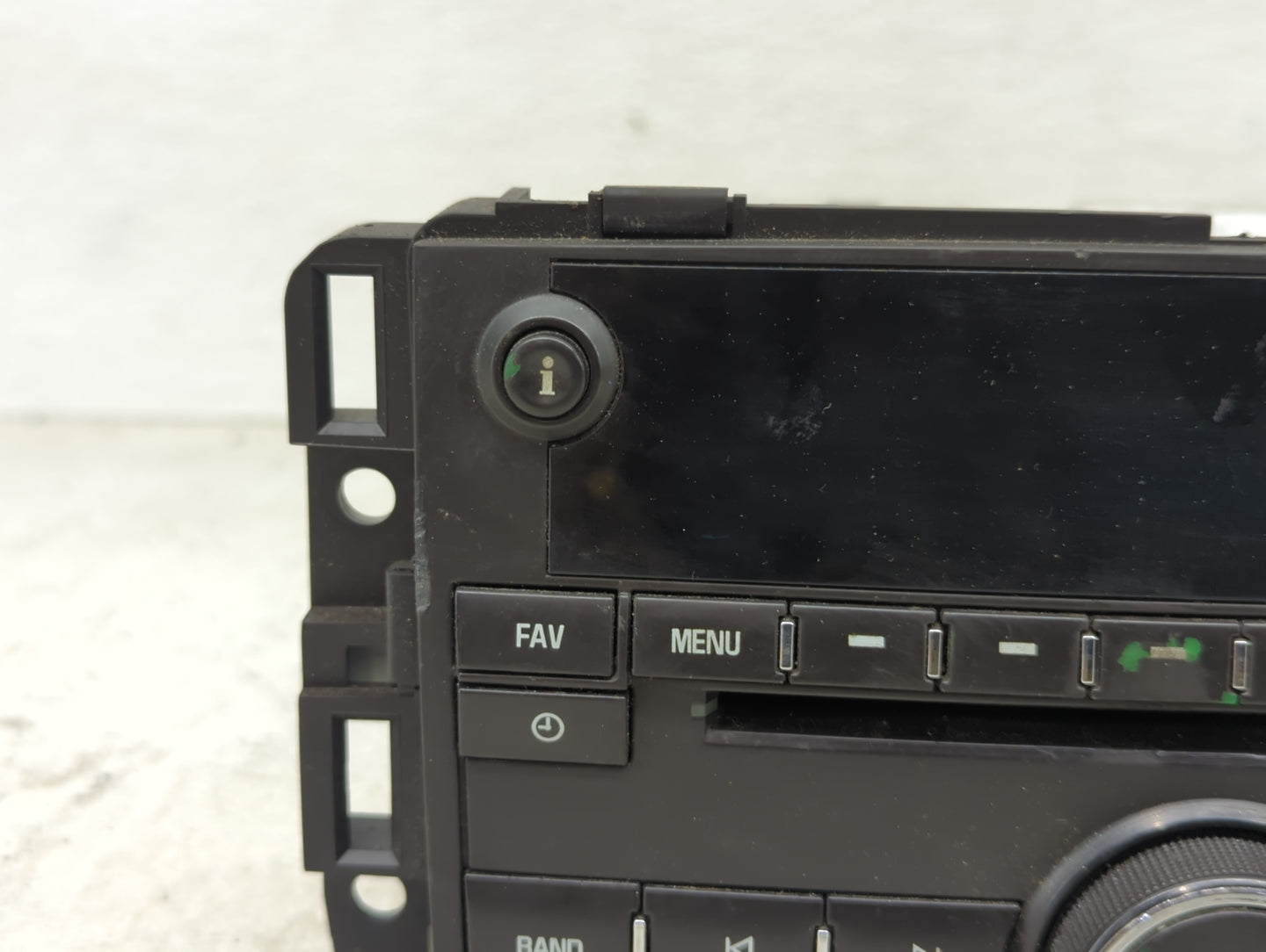 2007-2013 Chevrolet Silverado 1500 Radio AM FM Cd Player Receiver Replacement P/N:20934592 28256325 Fits OEM Used Auto Parts