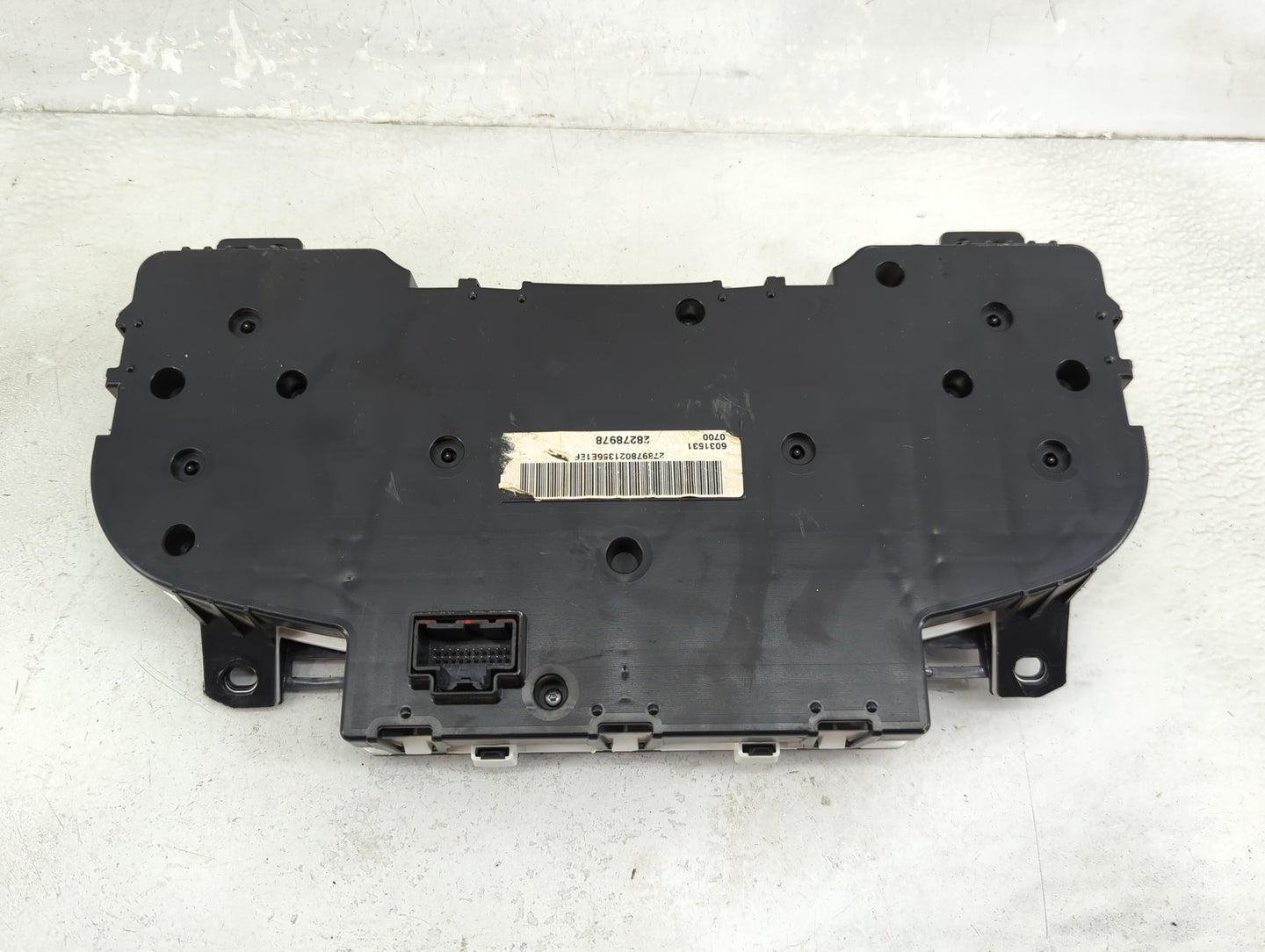 2009-2013 Chevrolet Silverado 1500 Instrument Cluster Speedometer Gauges P/N:28278978 6031531 Miles:239K Fits OEM Used Auto 