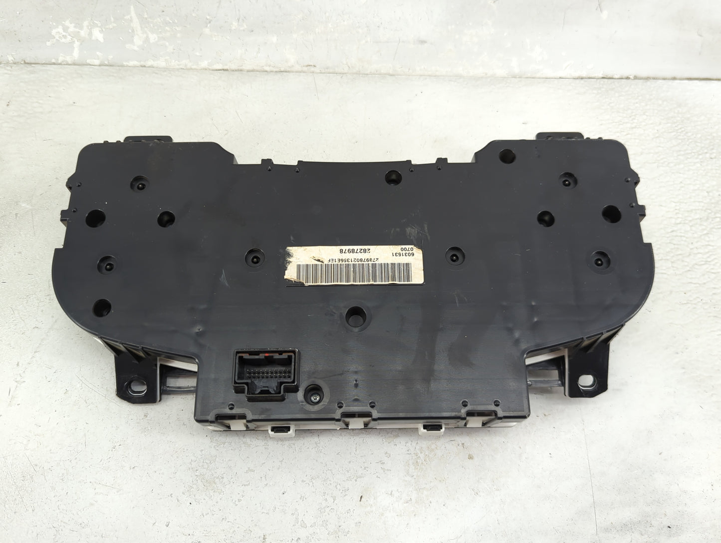2009-2013 Chevrolet Silverado 1500 Instrument Cluster Speedometer Gauges P/N:28278978 6031531 Miles:239K Fits OEM Used Auto 