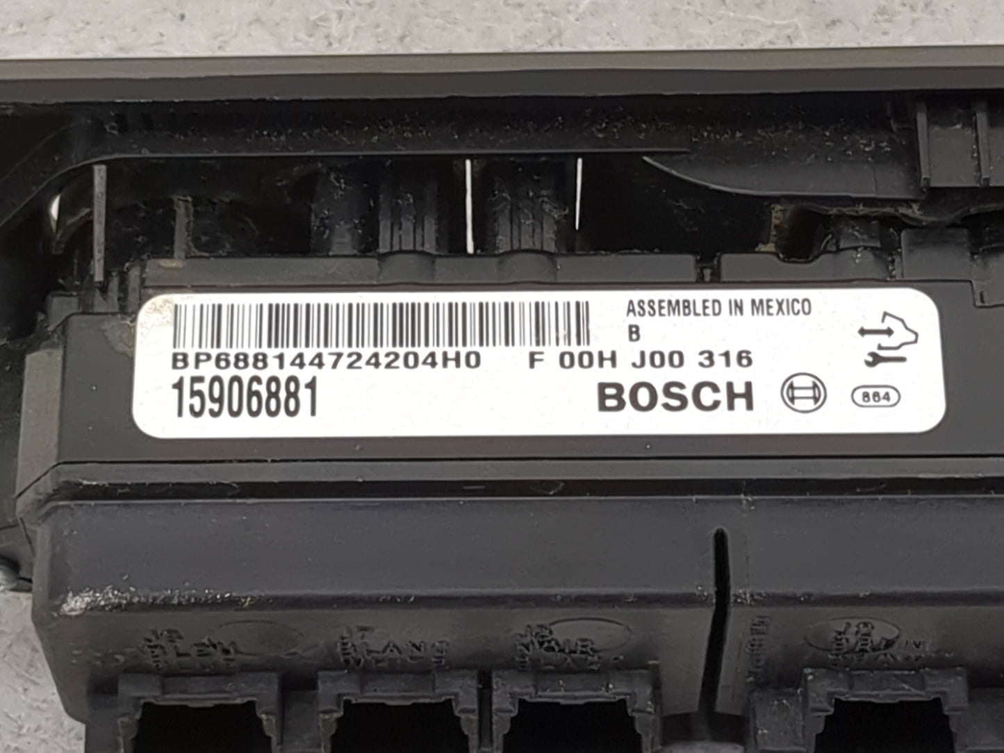 2012 Chevrolet Silverado 1500 Master Power Window Switch Replacement Driver Side Left P/N:15906881 25801722, BP688144724204H