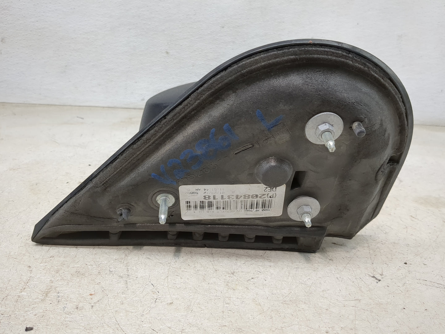 2007-2013 Chevrolet Silverado 1500 Driver Side View Mirror - Left Door Mirror OEM Used - Oemusedautoparts1.com