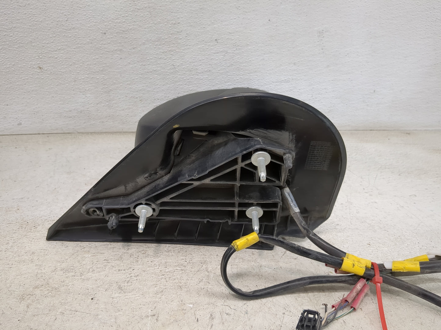 2007-2013 Chevrolet Silverado 1500 Driver Side View Mirror - Left Door Mirror OEM Used - Oemusedautoparts1.com