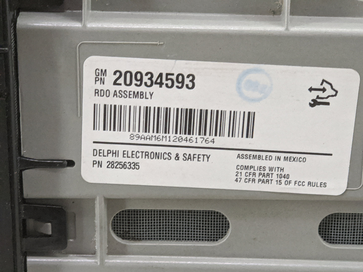2010-2013 Chevrolet Silverado 1500 Radio AM FM Cd Player Receiver Replacement P/N:20934593 28256335 Fits OEM Used Auto Parts