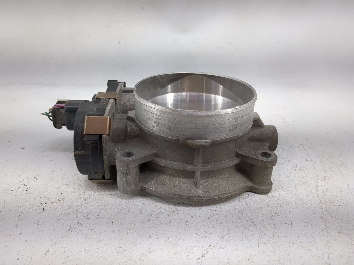 2009-2013 Chevrolet Silverado 1500 Throttle Body Fits Fits 2009 2010 2011 2012 2013 2014 2015 OEM Used Auto Parts - Oemuseda