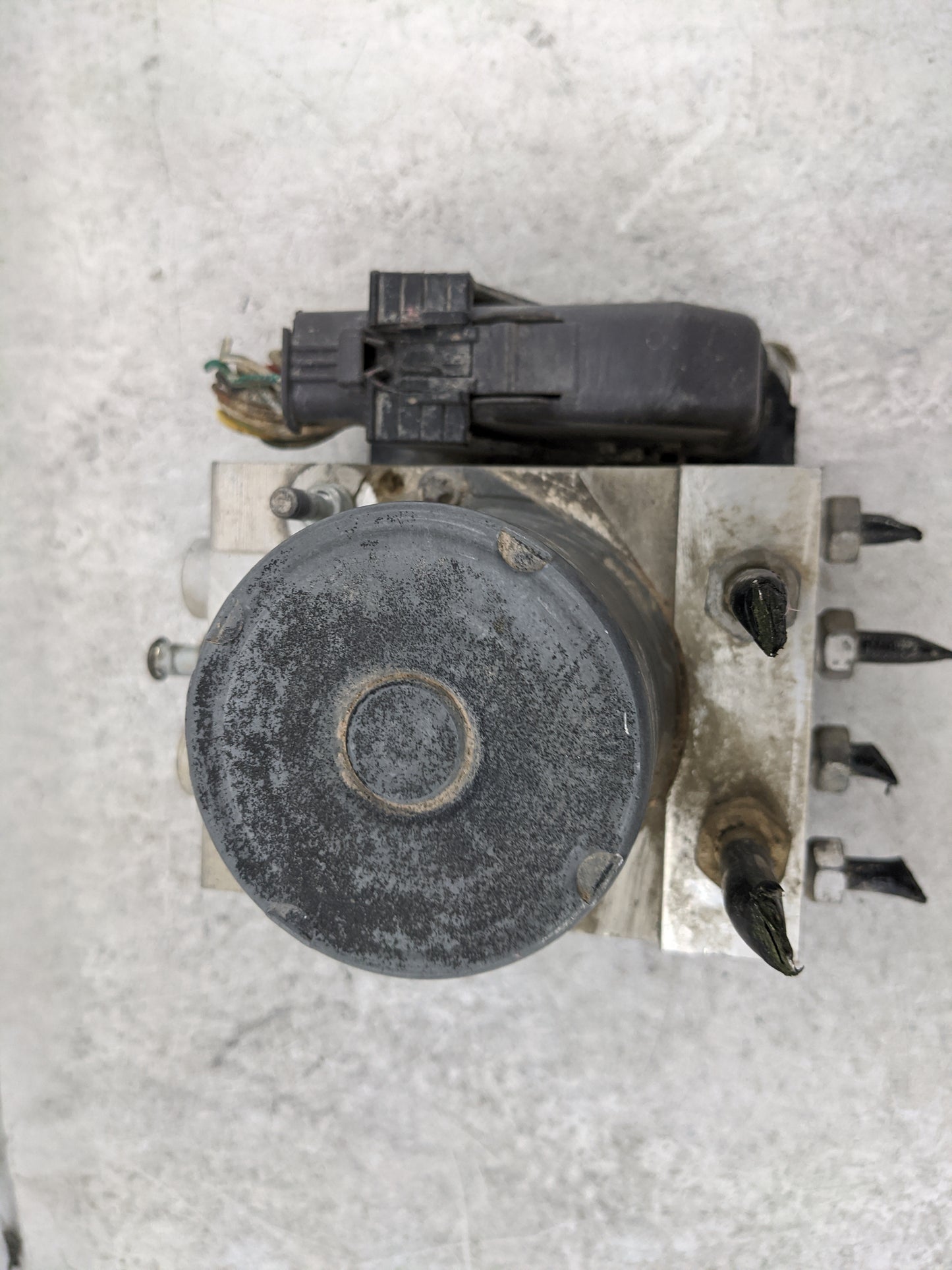 2009-2013 Chevrolet Silverado 1500 ABS Pump Control Module Replacement P/N:0265952089 0265235435AA Fits OEM Used Auto Parts 