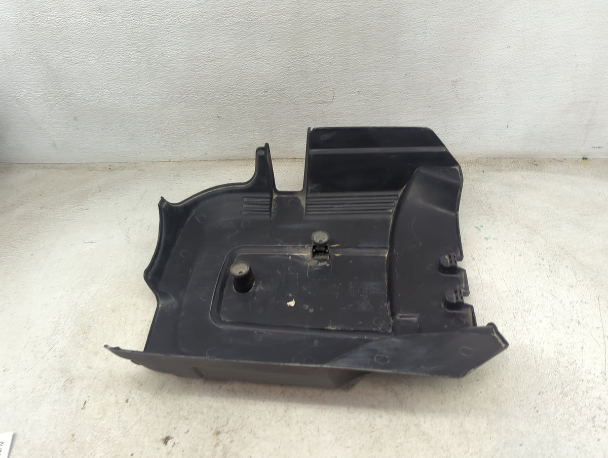 2012 Chevrolet Silverado 1500 Engine Cover - Oemusedautoparts1.com