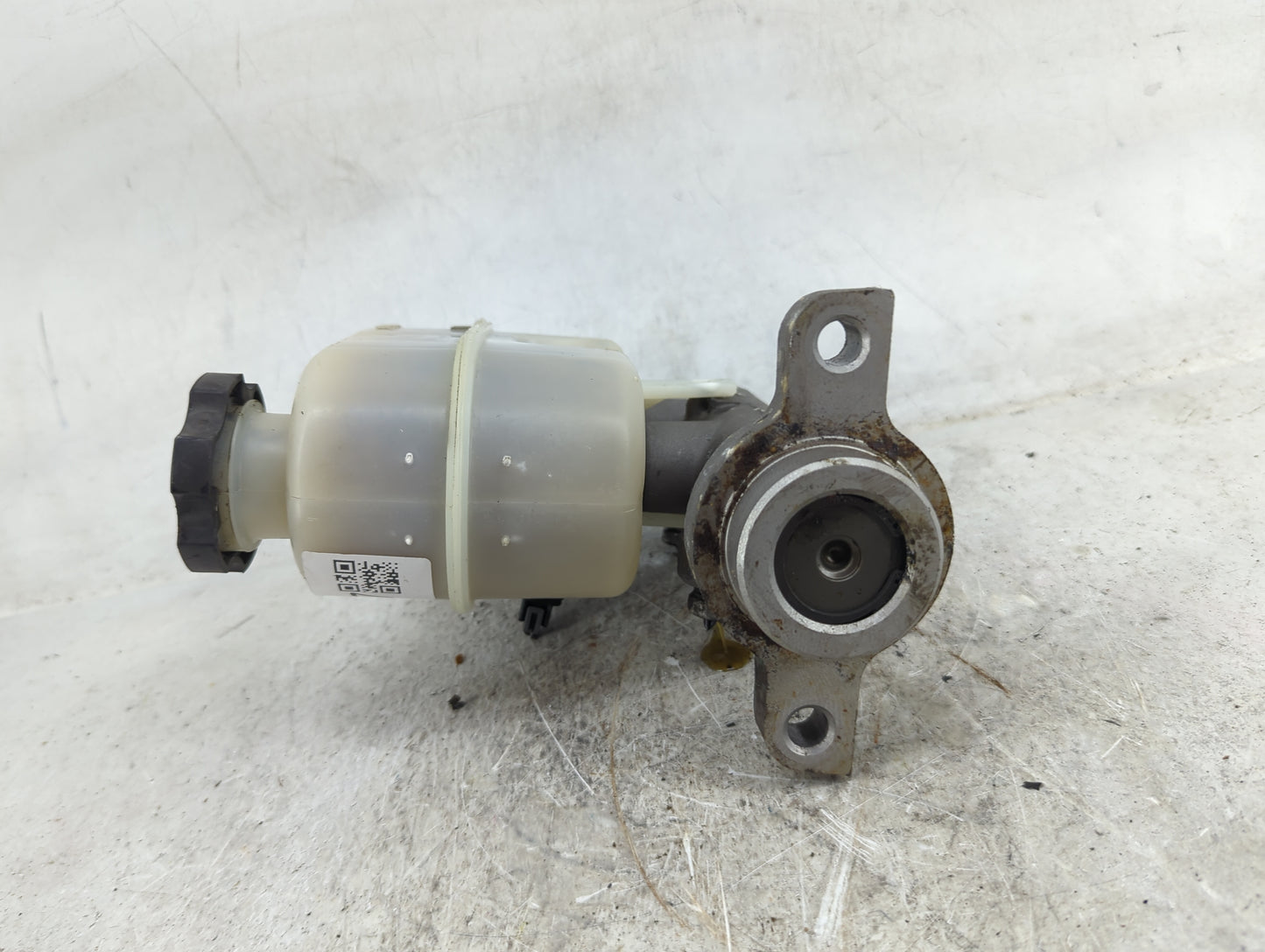 2009-2013 Chevrolet Silverado 1500 Brake Master Cylinder 1490847 - Oemusedautoparts1.com