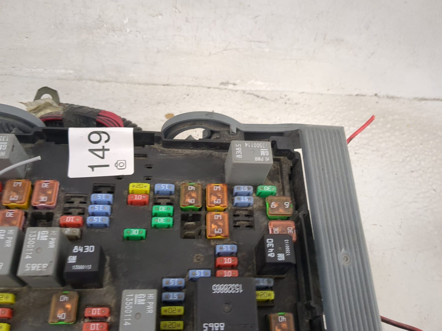 2010-2013 Chevrolet Silverado 1500 Fusebox Fuse Box Panel Relay Module P/N:22798215 Fits Fits 2010 2011 2012 2013 OEM Used A
