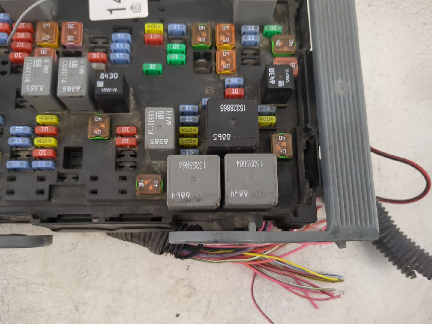 2010-2013 Chevrolet Silverado 1500 Fusebox Fuse Box Panel Relay Module P/N:22798215 Fits Fits 2010 2011 2012 2013 OEM Used A