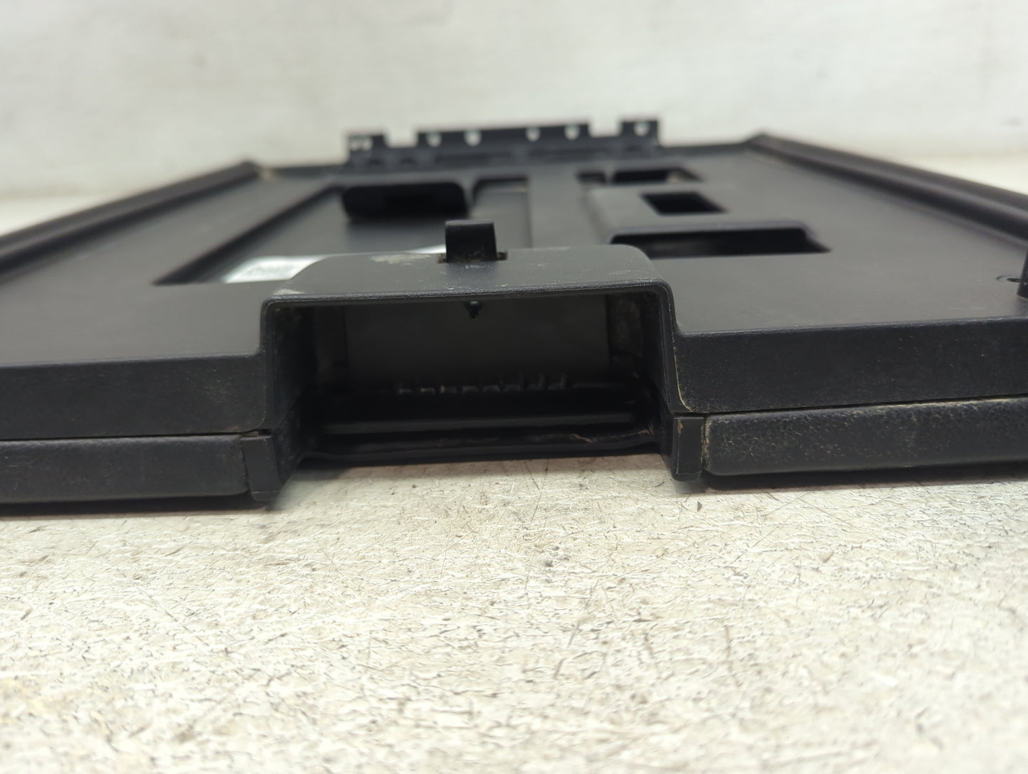 2012 Chevrolet Silverado 1500 Center Console Armrest Cover Lid Fits OEM Used Auto Parts - Oemusedautoparts1.com