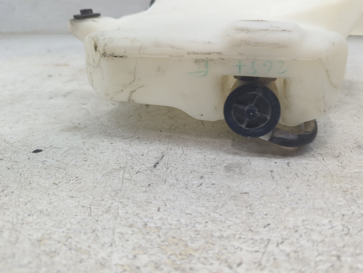 2007 Silverado 1500 Windshield Washer Fluid Reservoir Bottle Oem - Oemusedautoparts1.com