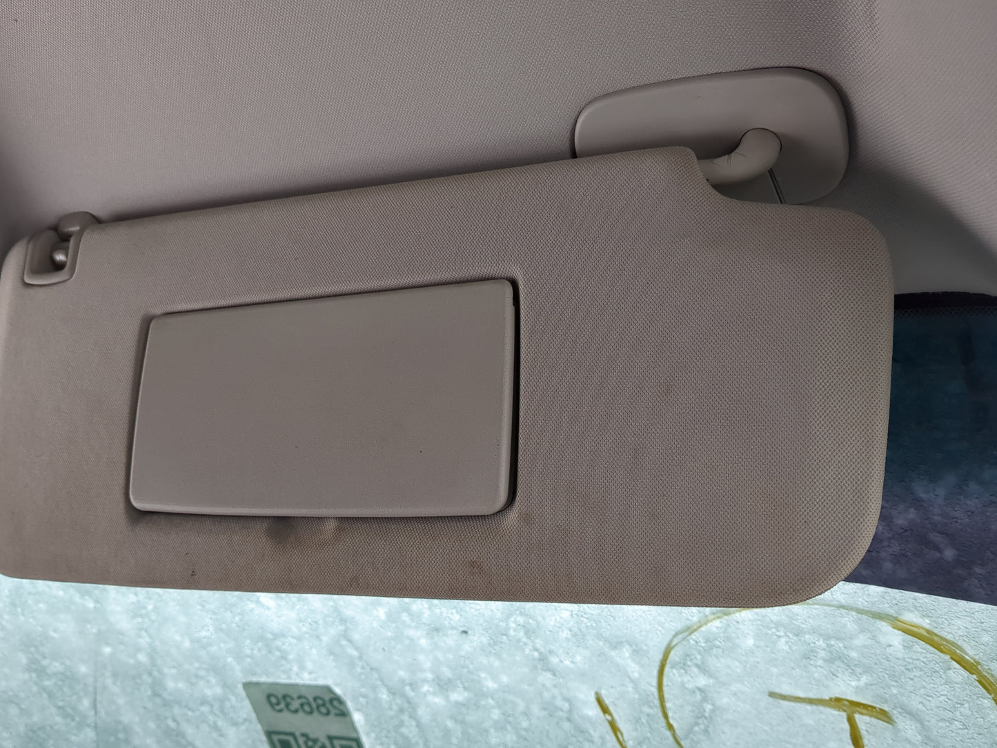 2007-2013 Chevrolet Silverado 1500 Sun Visor Shade Replacement Passenger Right Mirror Fits OEM Used Auto Parts - Oemusedauto