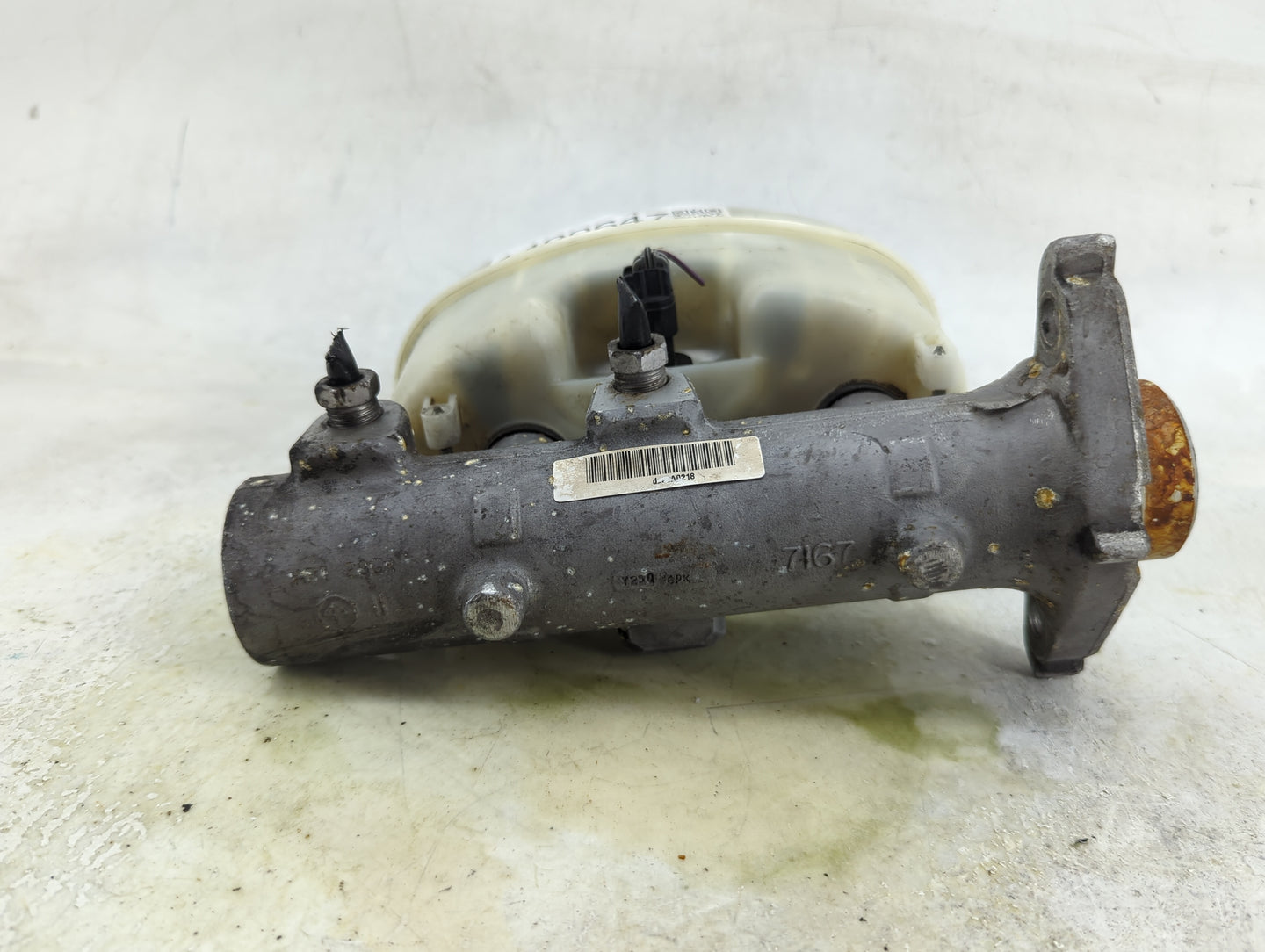2009-2014 Chevrolet Silverado 2500 Brake Master Cylinder - Oemusedautoparts1.com