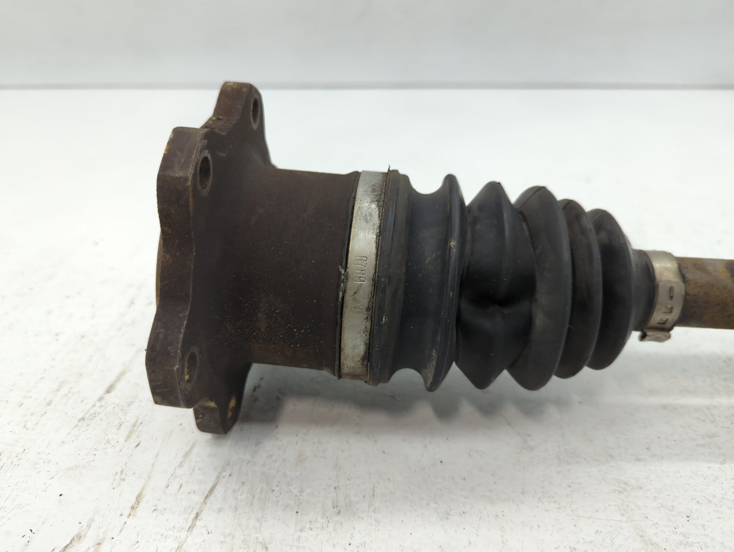 2011-2014 Chevrolet Silverado 2500 Axle Shaft Front Driver Cv C/v - Oemusedautoparts1.com
