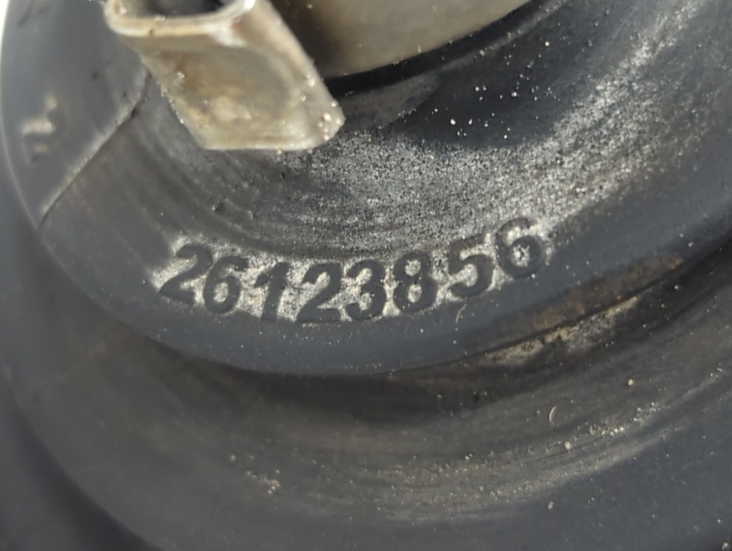 2011-2014 Chevrolet Silverado 2500 Axle Shaft Front Driver Cv C/v - Oemusedautoparts1.com