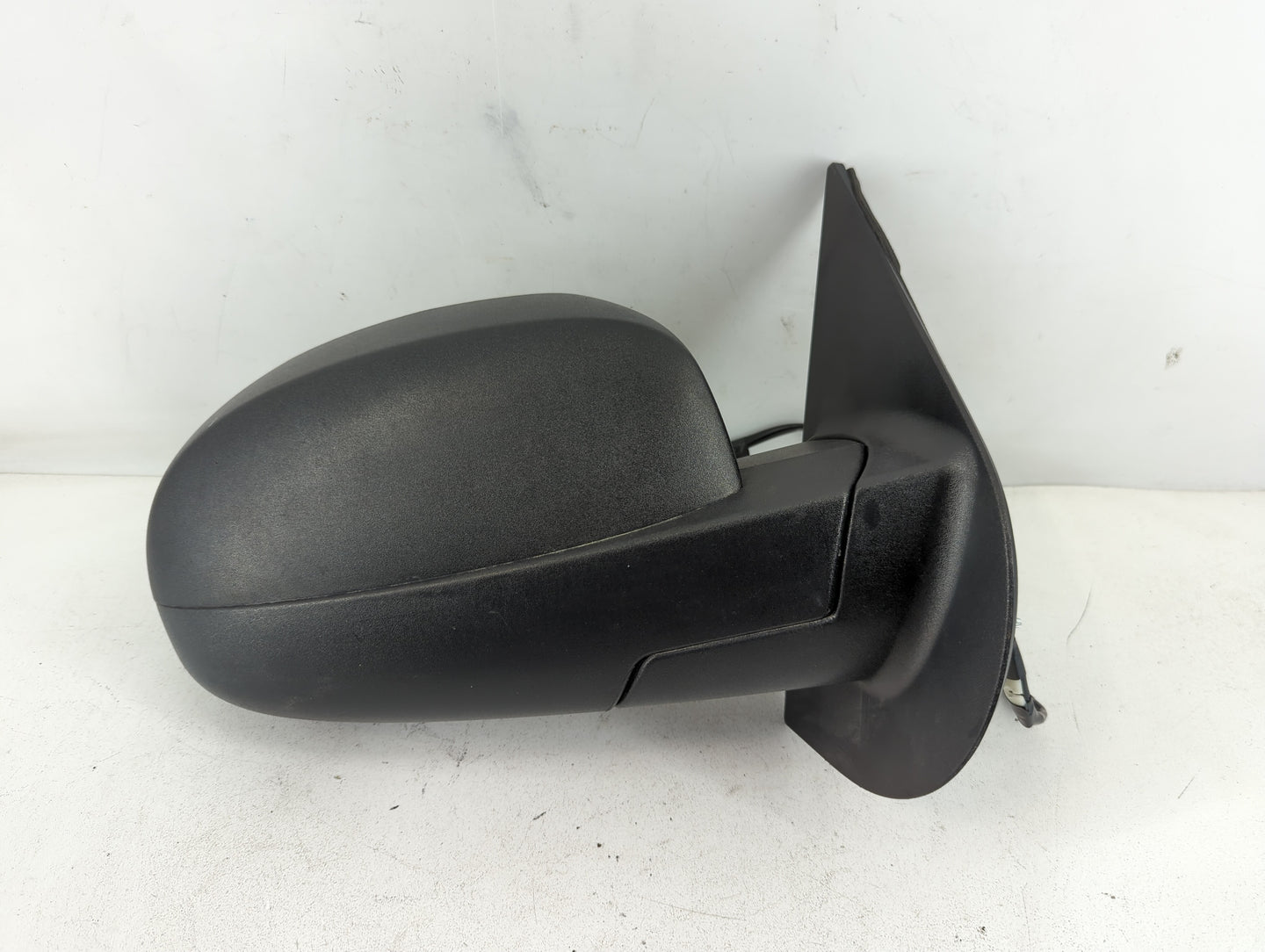 2007-2014 Chevrolet Silverado 2500 Passenger Side View Mirror - Right Door Mirror OEM Used - Oemusedautoparts1.com
