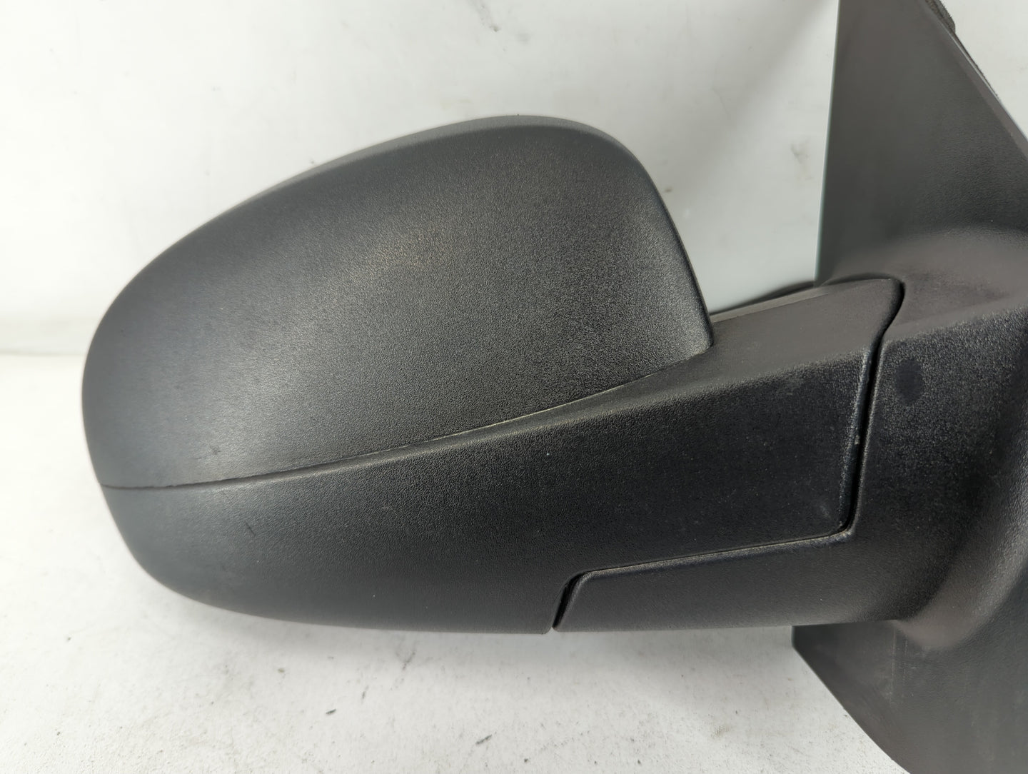 2007-2014 Chevrolet Silverado 2500 Passenger Side View Mirror - Right Door Mirror OEM Used - Oemusedautoparts1.com