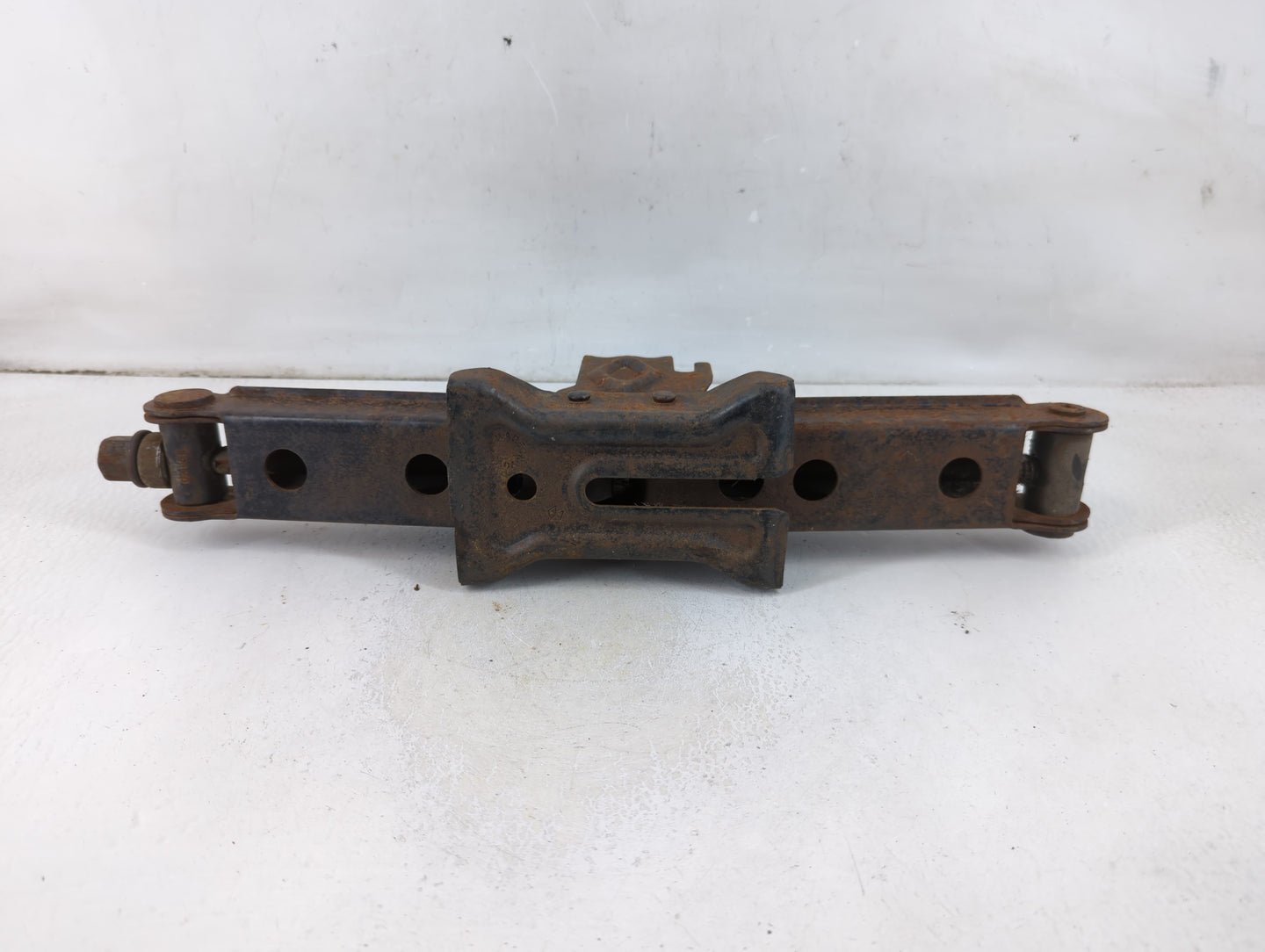 2012 Chevrolet Sonic Spare Scissor Car Jack - Oemusedautoparts1.com