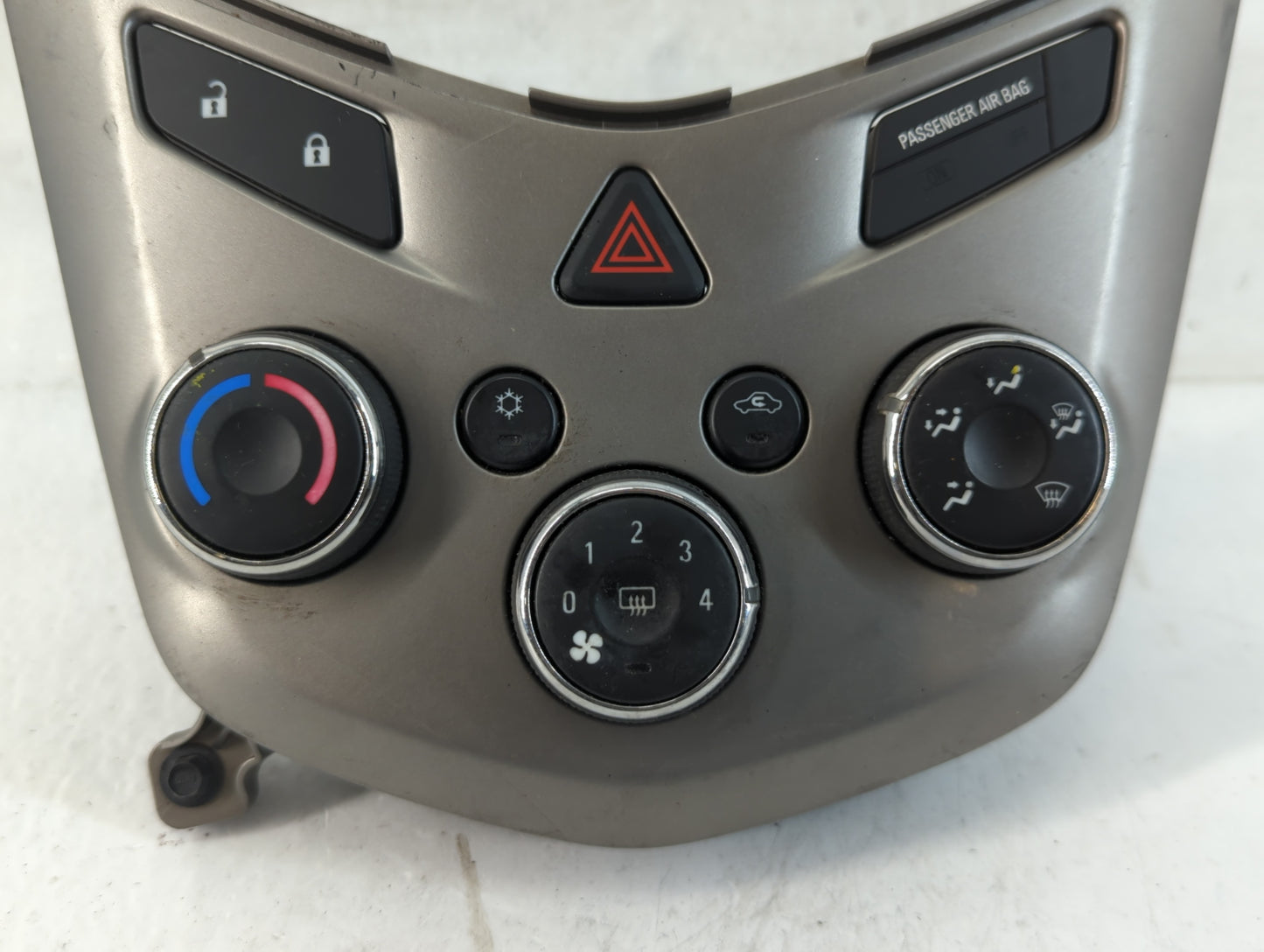 2012 Chevrolet Sonic Climate Control Module Temperature AC/Heater Replacement P/N:95466006 95189629 Fits OEM Used Auto Parts